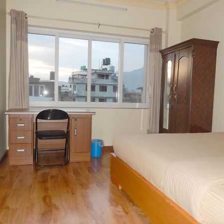 Shine Homestay Famille Francophone - Shine Home And Apartment Катманду Екстериор снимка