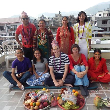 Shine Homestay Famille Francophone - Shine Home And Apartment Катманду Екстериор снимка