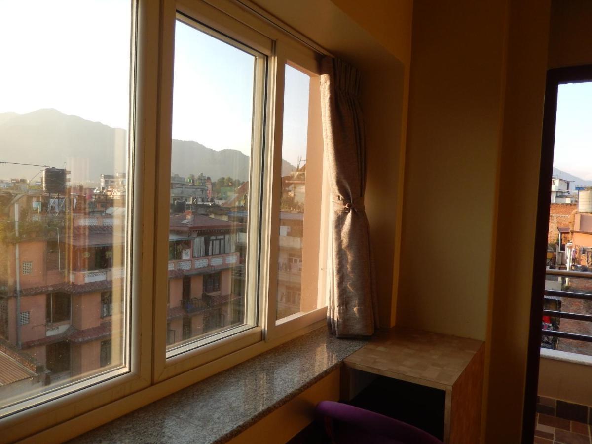 Shine Homestay Famille Francophone - Shine Home And Apartment Катманду Екстериор снимка