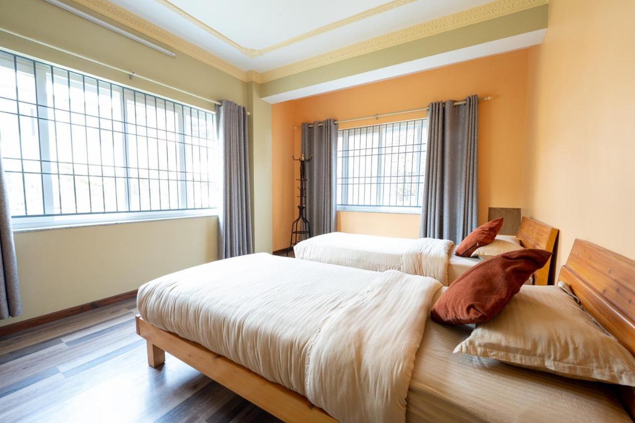 Shine Homestay Famille Francophone - Shine Home And Apartment Катманду Екстериор снимка