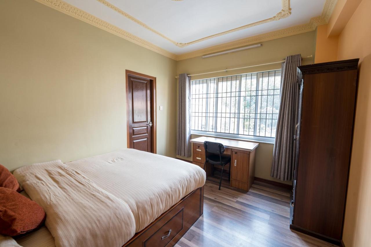 Shine Homestay Famille Francophone - Shine Home And Apartment Катманду Екстериор снимка