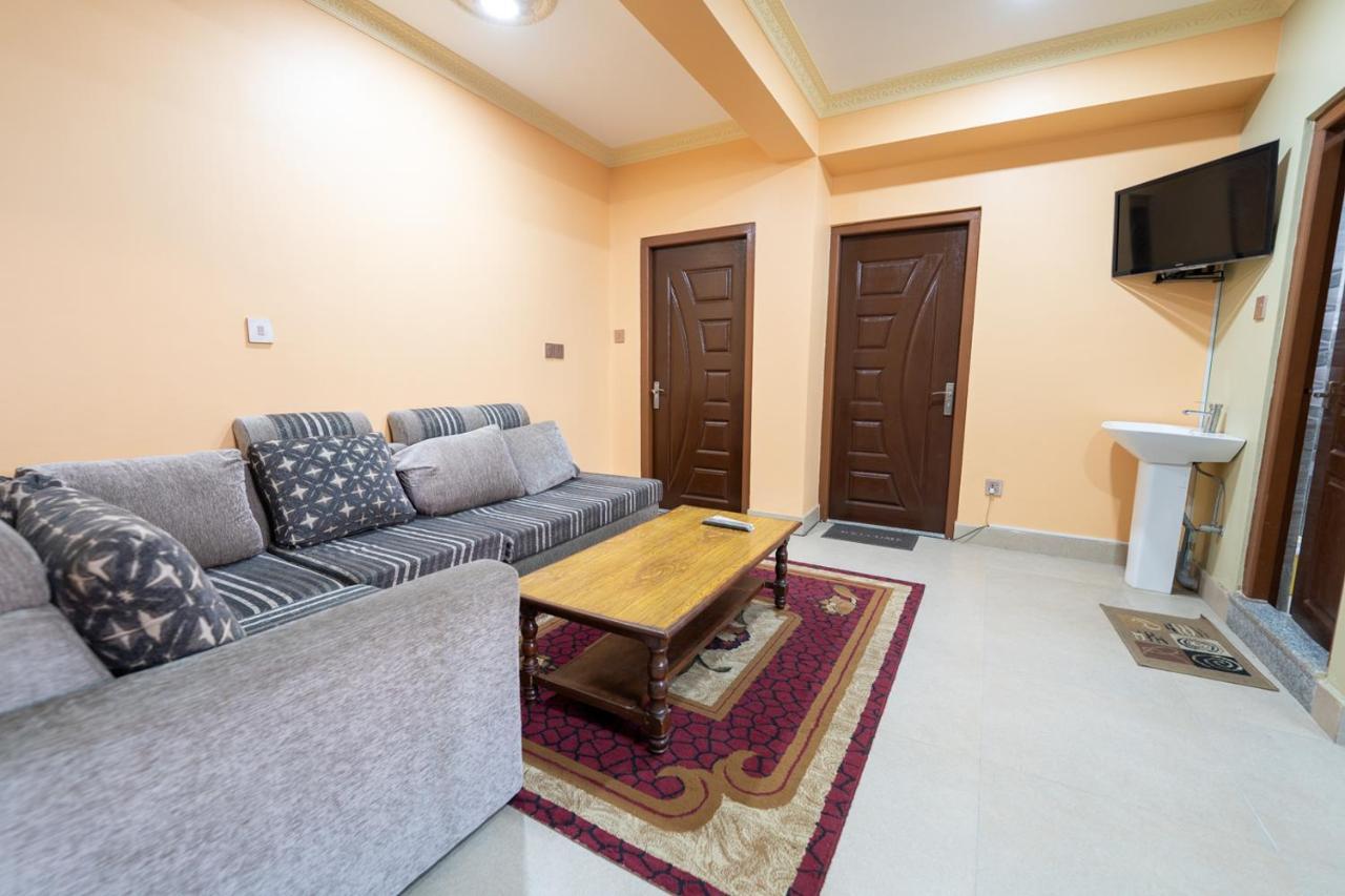 Shine Homestay Famille Francophone - Shine Home And Apartment Катманду Екстериор снимка