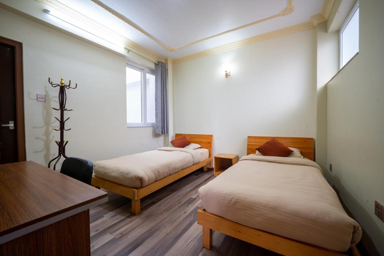 Shine Homestay Famille Francophone - Shine Home And Apartment Катманду Екстериор снимка
