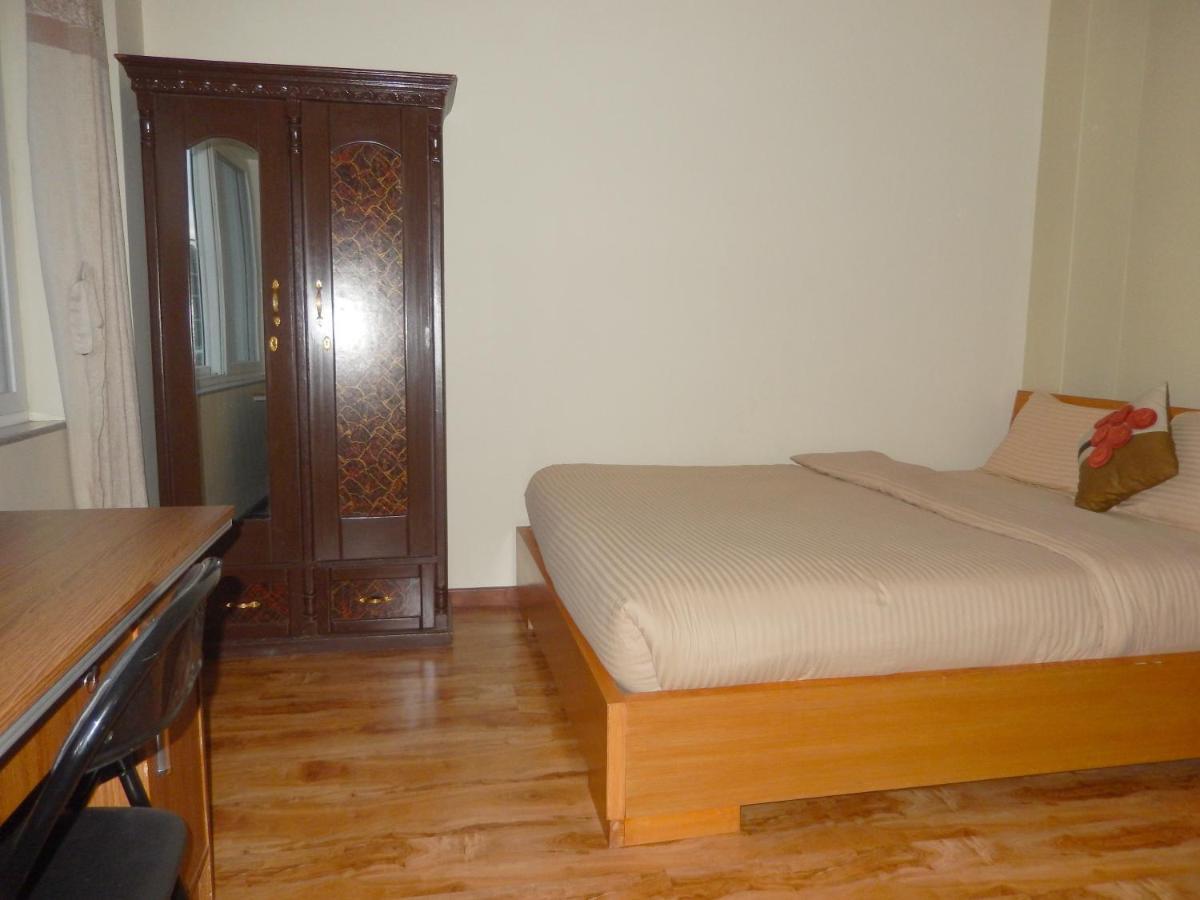 Shine Homestay Famille Francophone - Shine Home And Apartment Катманду Екстериор снимка