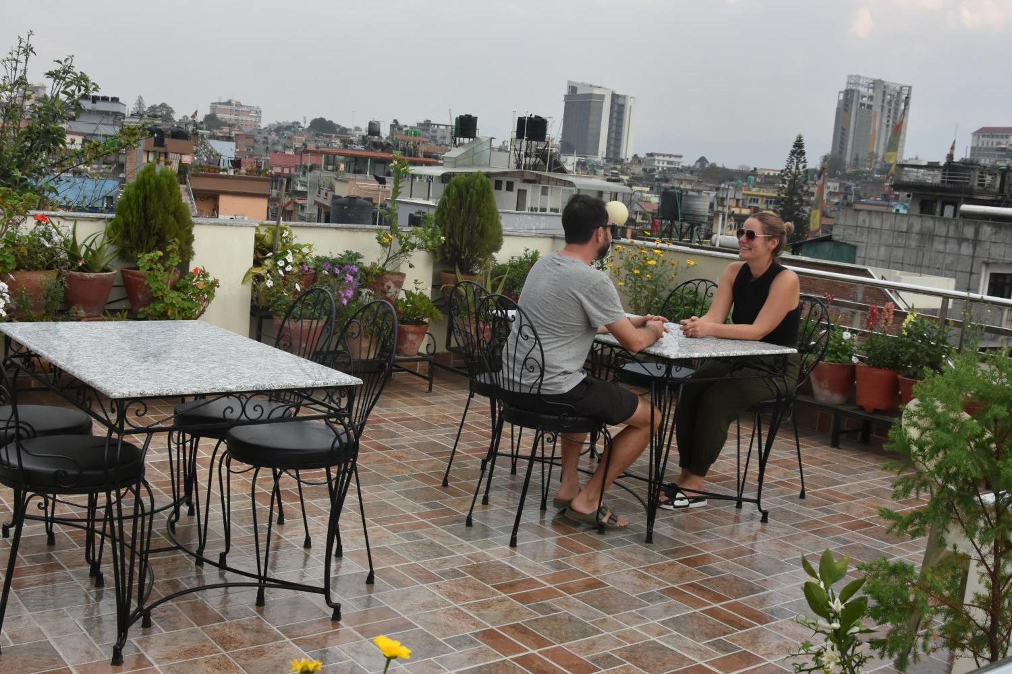 Shine Homestay Famille Francophone - Shine Home And Apartment Катманду Екстериор снимка