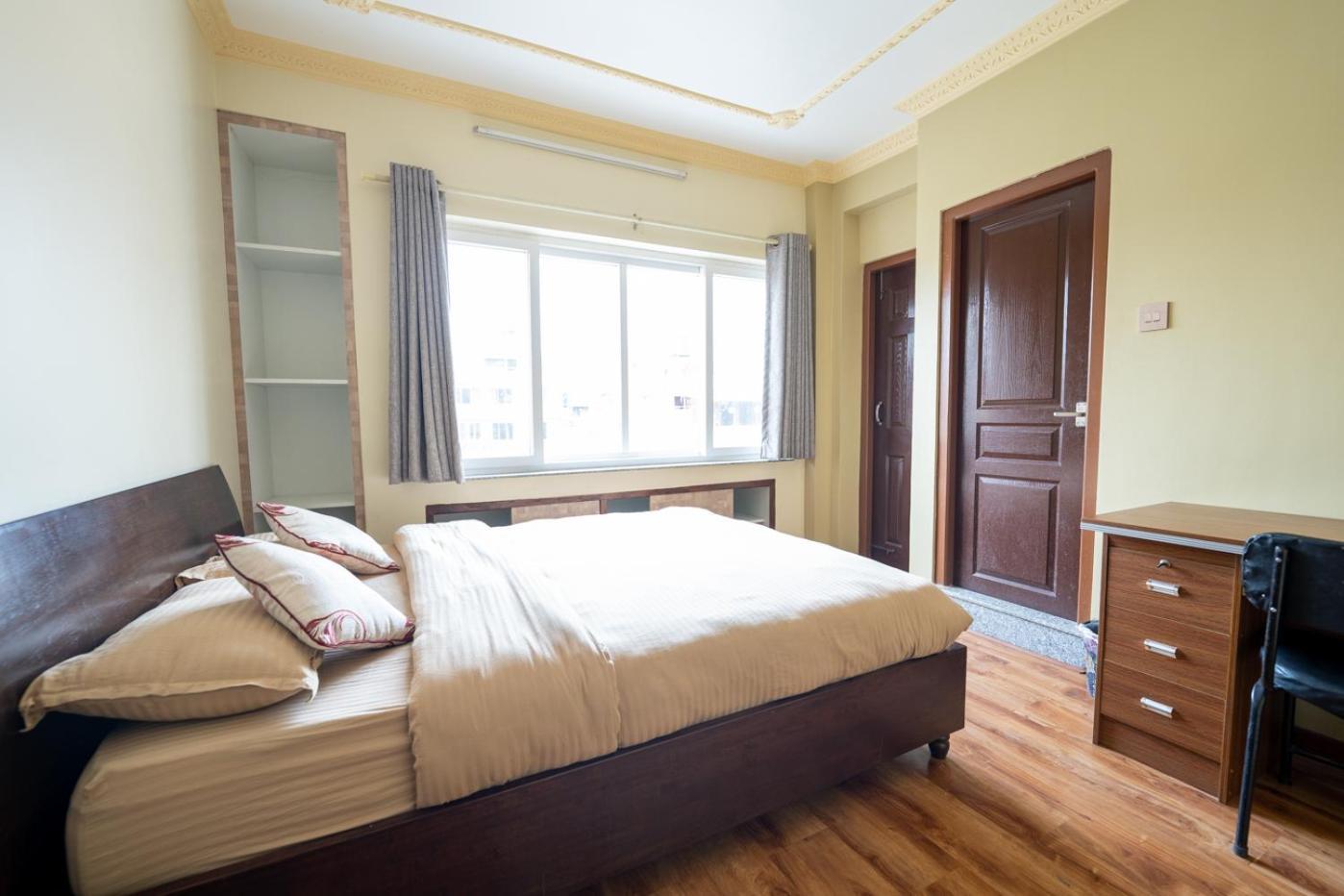 Shine Homestay Famille Francophone - Shine Home And Apartment Катманду Екстериор снимка