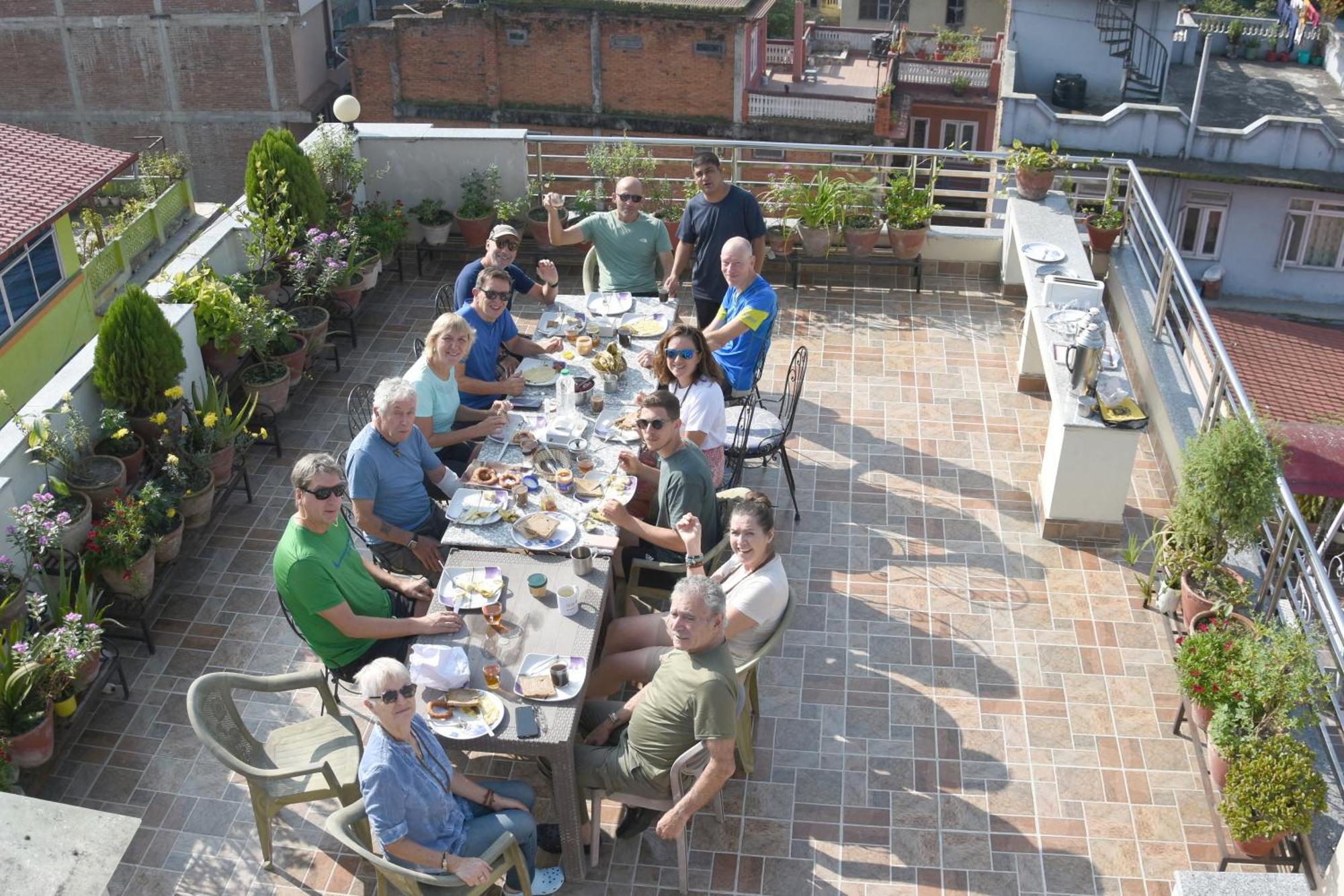 Shine Homestay Famille Francophone - Shine Home And Apartment Катманду Екстериор снимка