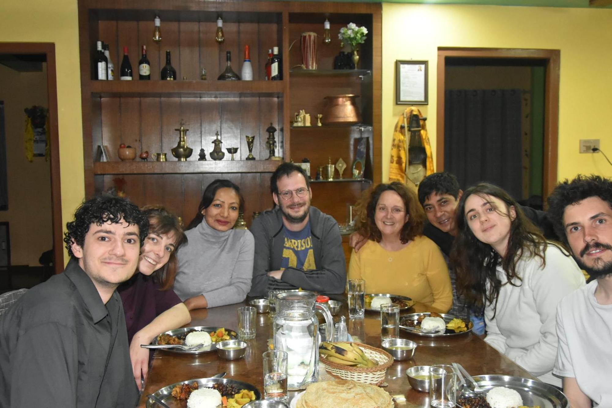 Shine Homestay Famille Francophone - Shine Home And Apartment Катманду Екстериор снимка