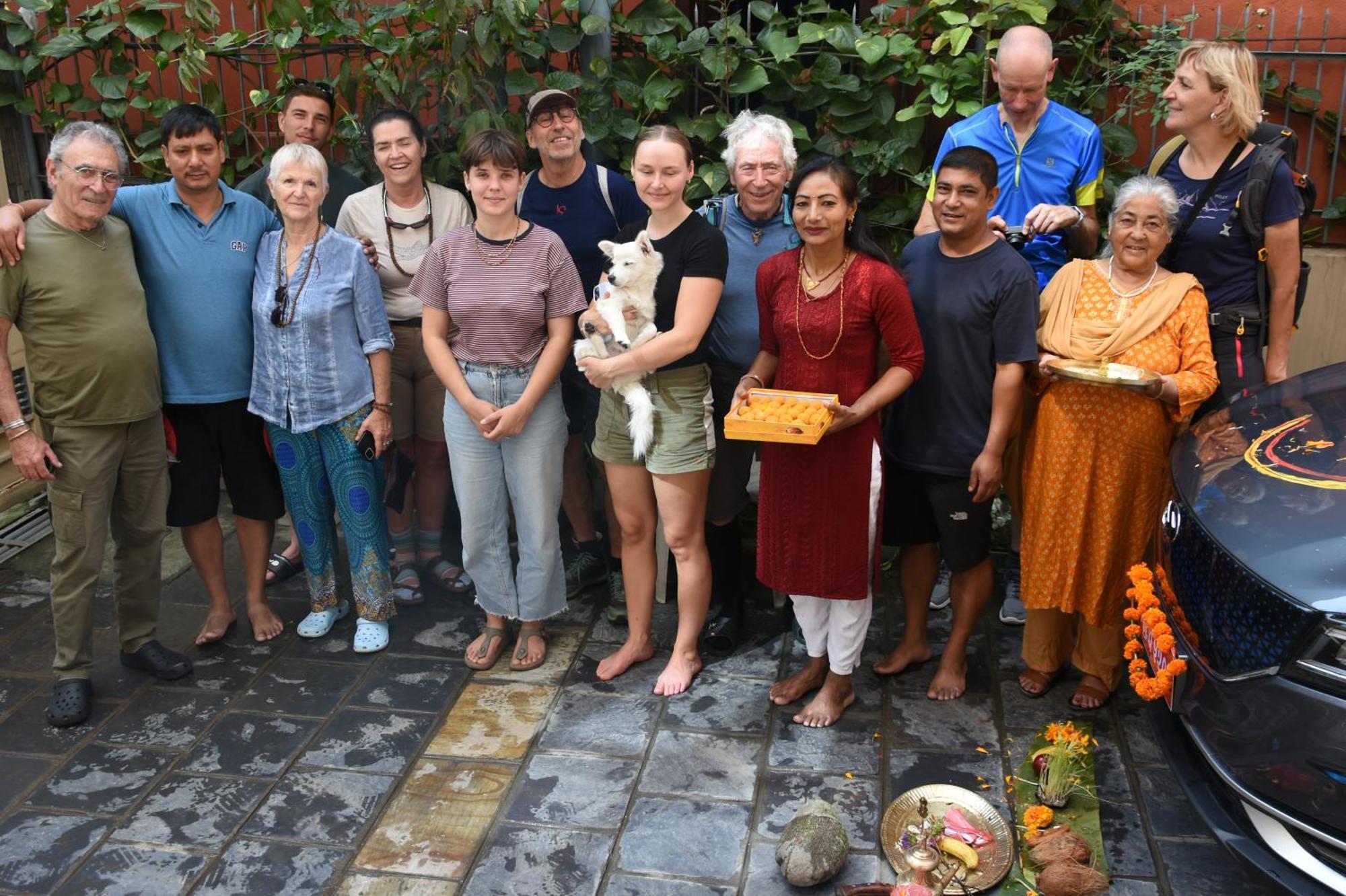 Shine Homestay Famille Francophone - Shine Home And Apartment Катманду Екстериор снимка