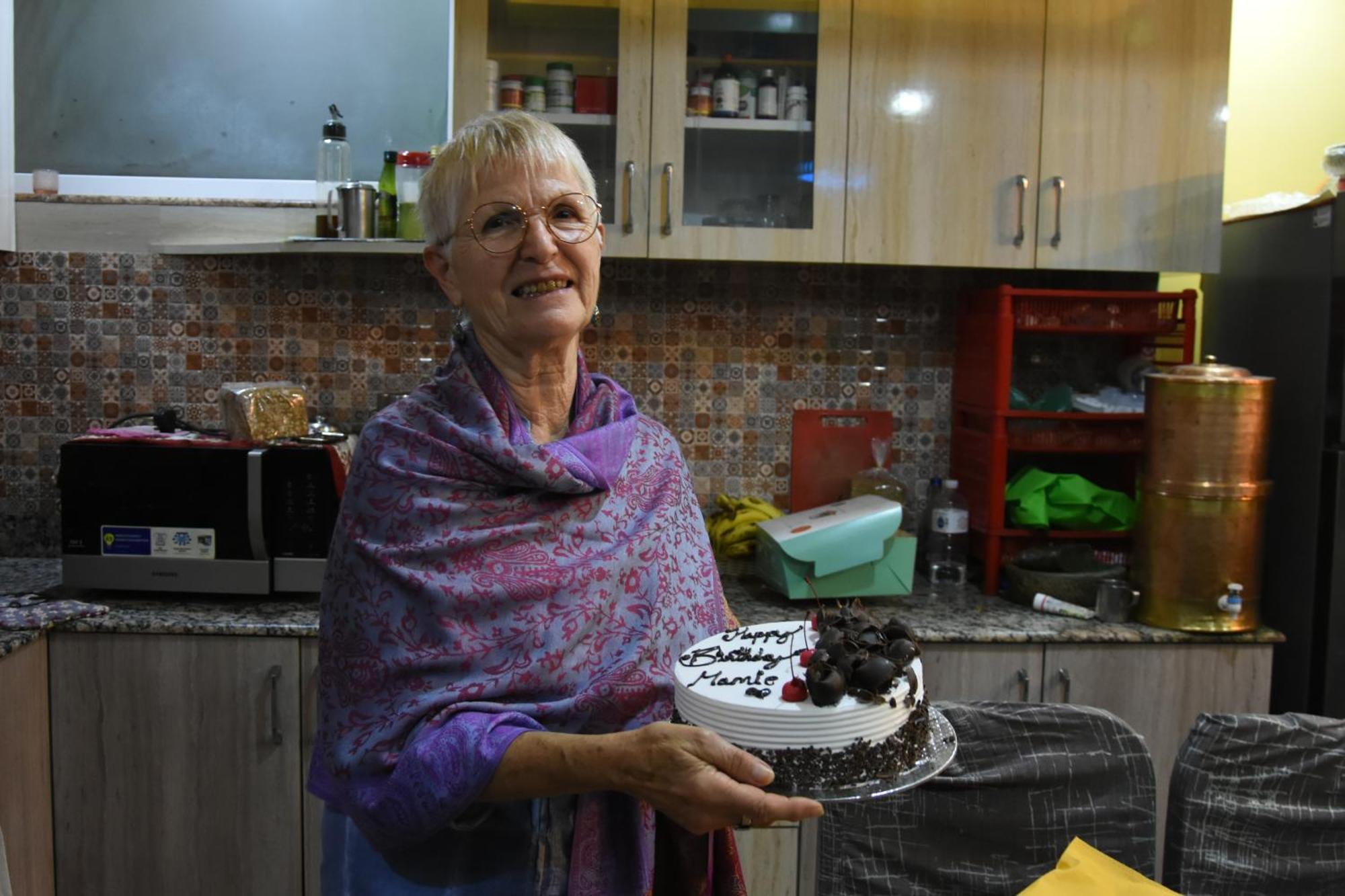 Shine Homestay Famille Francophone - Shine Home And Apartment Катманду Екстериор снимка