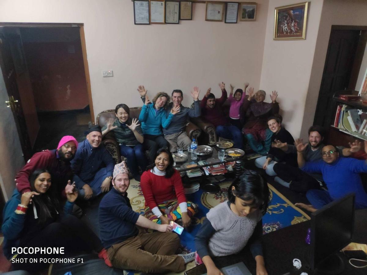 Shine Homestay Famille Francophone - Shine Home And Apartment Катманду Екстериор снимка