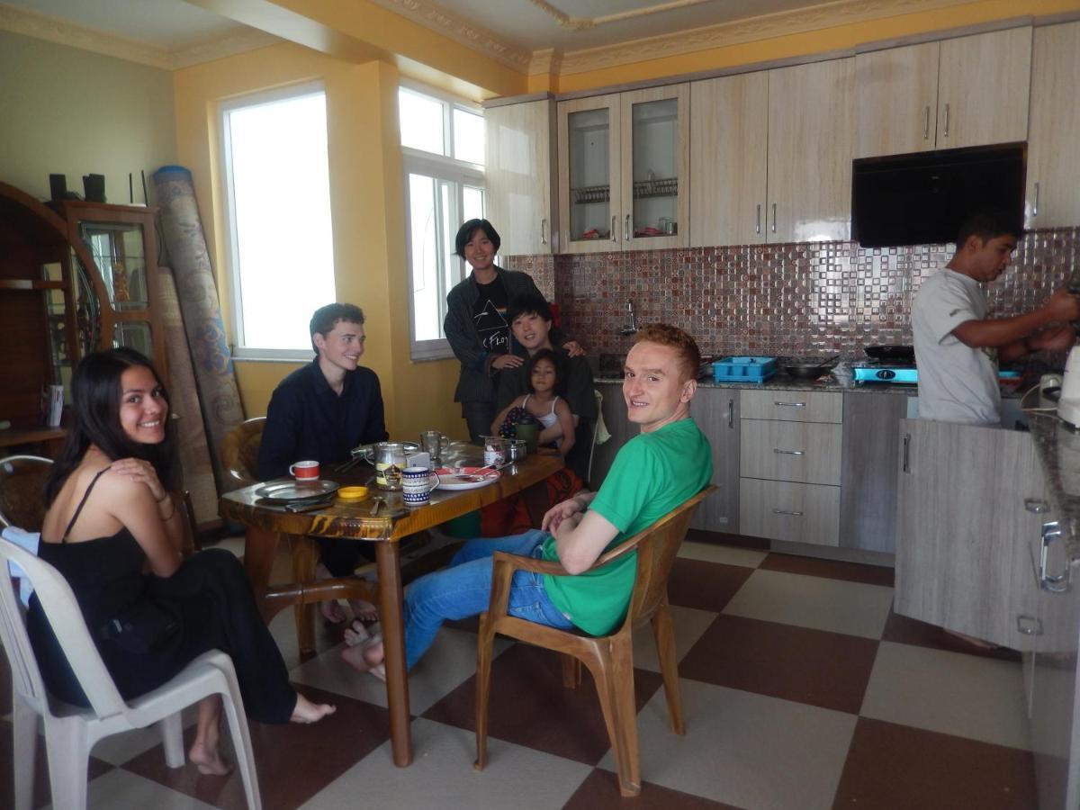 Shine Homestay Famille Francophone - Shine Home And Apartment Катманду Екстериор снимка