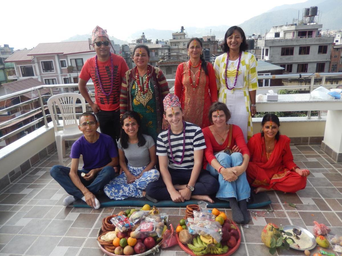 Shine Homestay Famille Francophone - Shine Home And Apartment Катманду Екстериор снимка